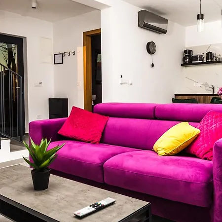Olive Tree Mansion Apartment Vir Exterior photo