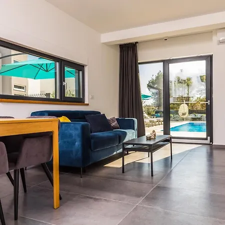 Olive Tree Mansion Apartment Vir Exterior photo
