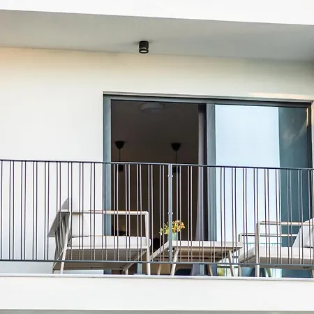 Olive Tree Mansion Apartment Vir Exterior photo