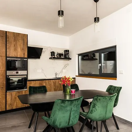 Olive Tree Mansion Apartment Vir Exterior photo
