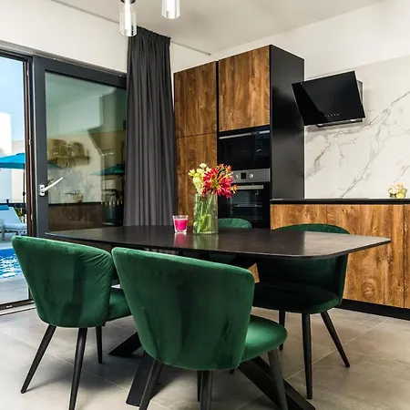 Olive Tree Mansion Apartment Vir Exterior photo